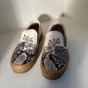 AGL slip ons